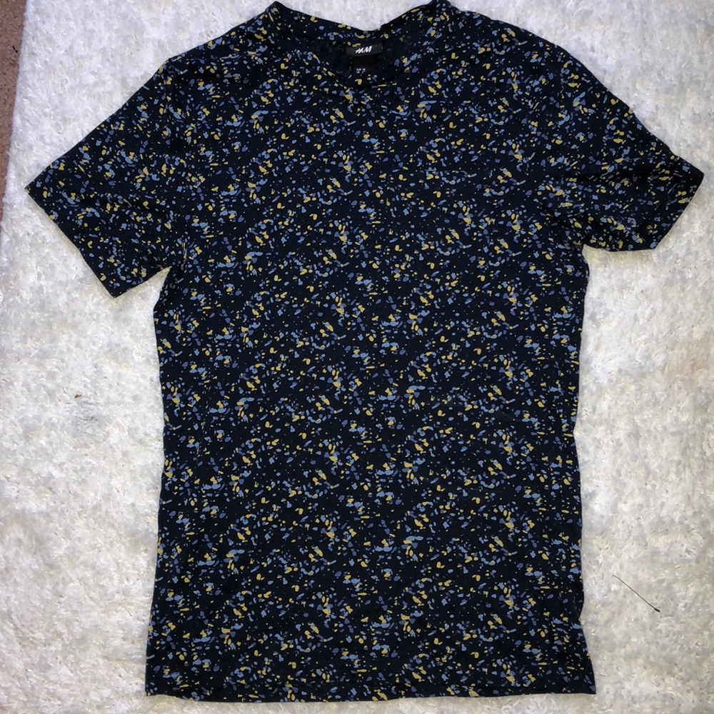 H&M: Blue & Yellow T Shirt